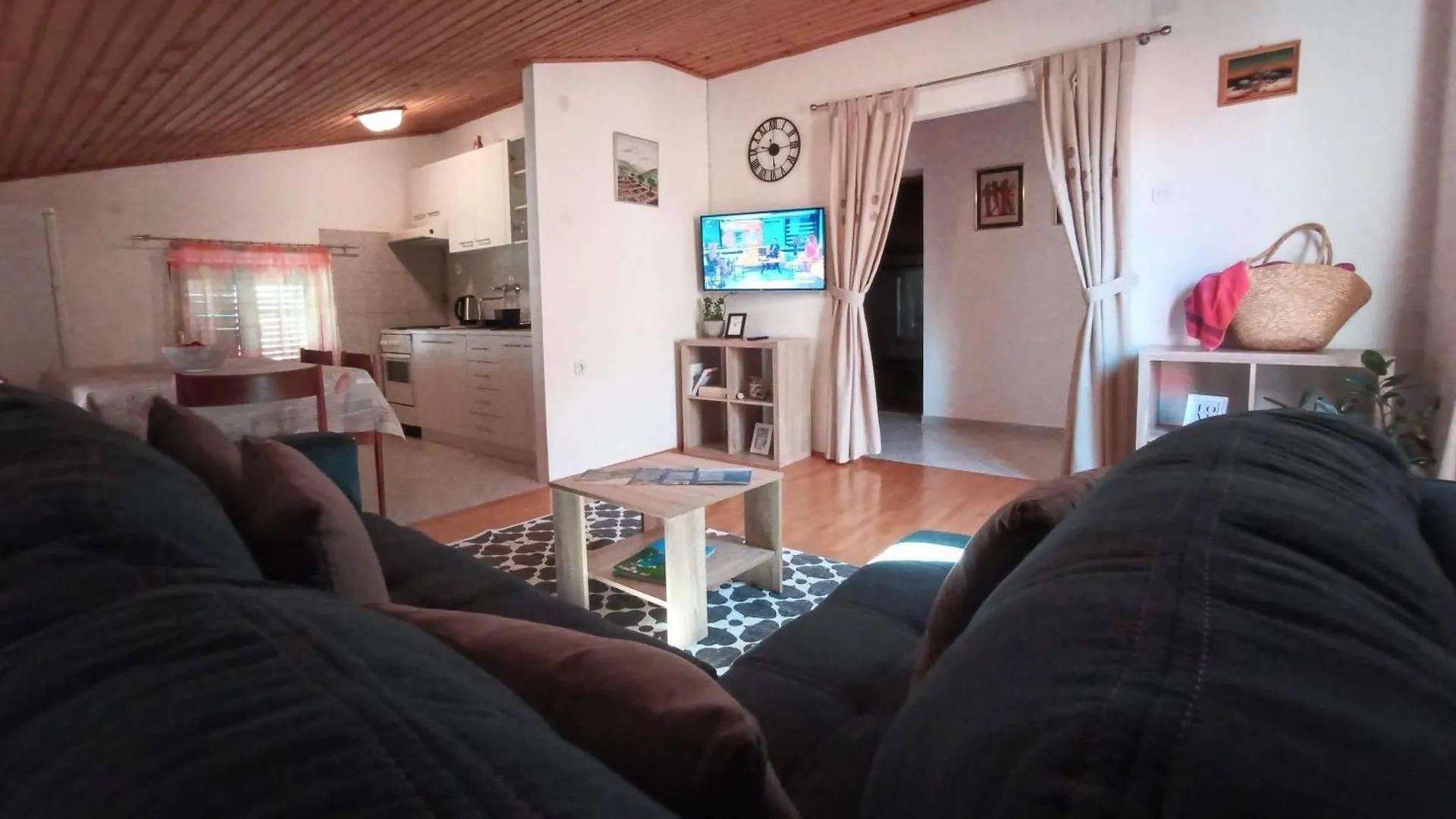 Wohnung In Novi Vinodolski Mit Grill Und Garten