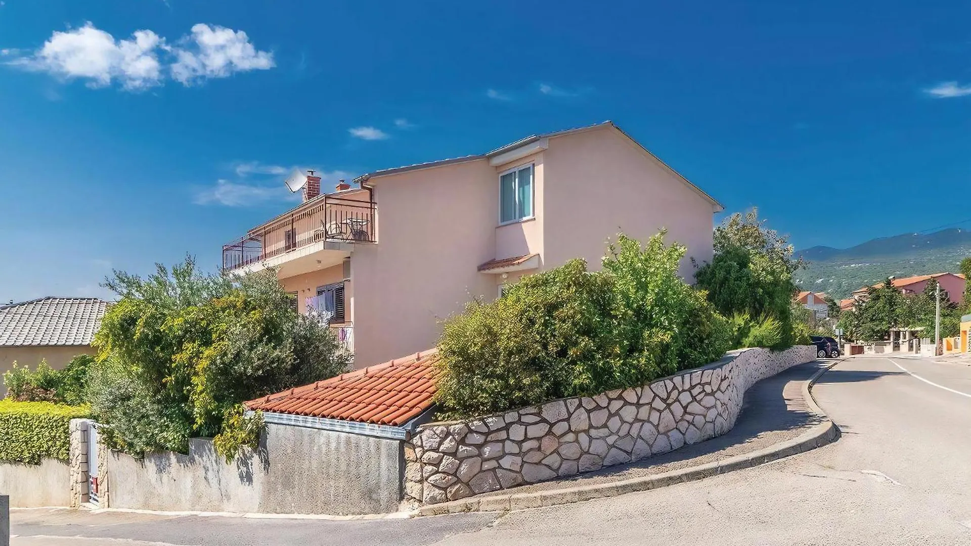 Wohnung In Novi Vinodolski Mit Grill Und Garten